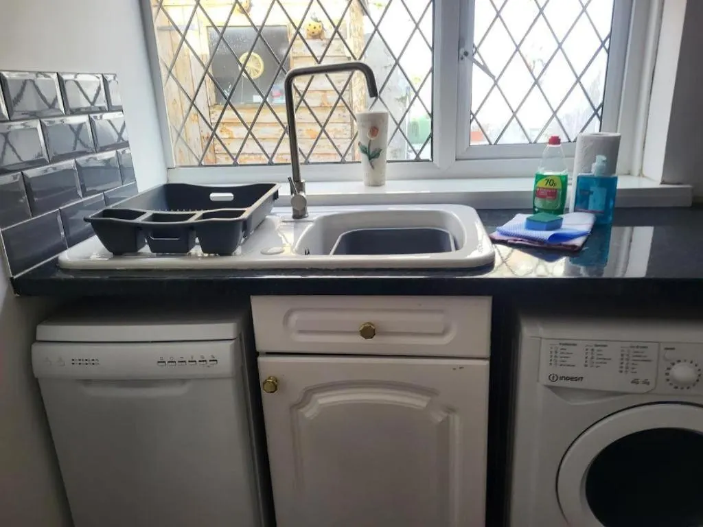 2 Bed Flat Sleeps 4 Swansea Centre Apartment United Kingdom